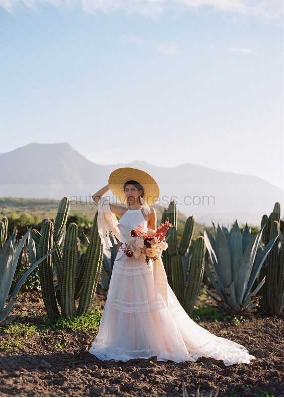 Halter Neck Ivory Lace Tulle Keyhole Back Wedding Dress Halter Neck Ivory Lace Tulle Keyhole Back Wedding Dress